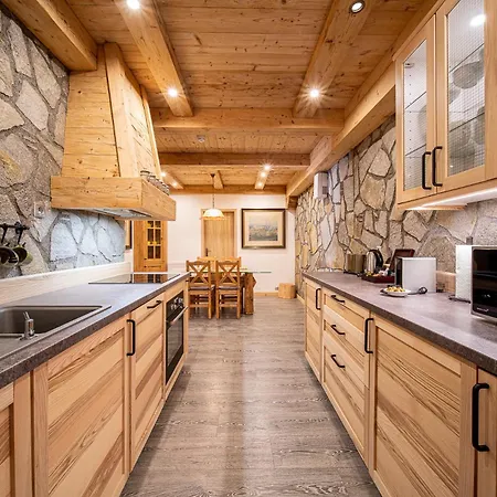 Tatrachalet Lomnica Rent Δωμάτια σε οικογενειακή κατοικία *